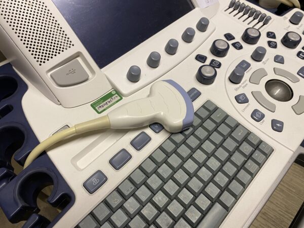 GE Logiq E9 Flat Screen Ultrasound Scanner 2009 - Image 4